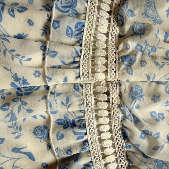 Disney Princess Floral Romper Blue White Long‎ Sleeve eyelet Waist Ruffle M - Picture 7 of 7